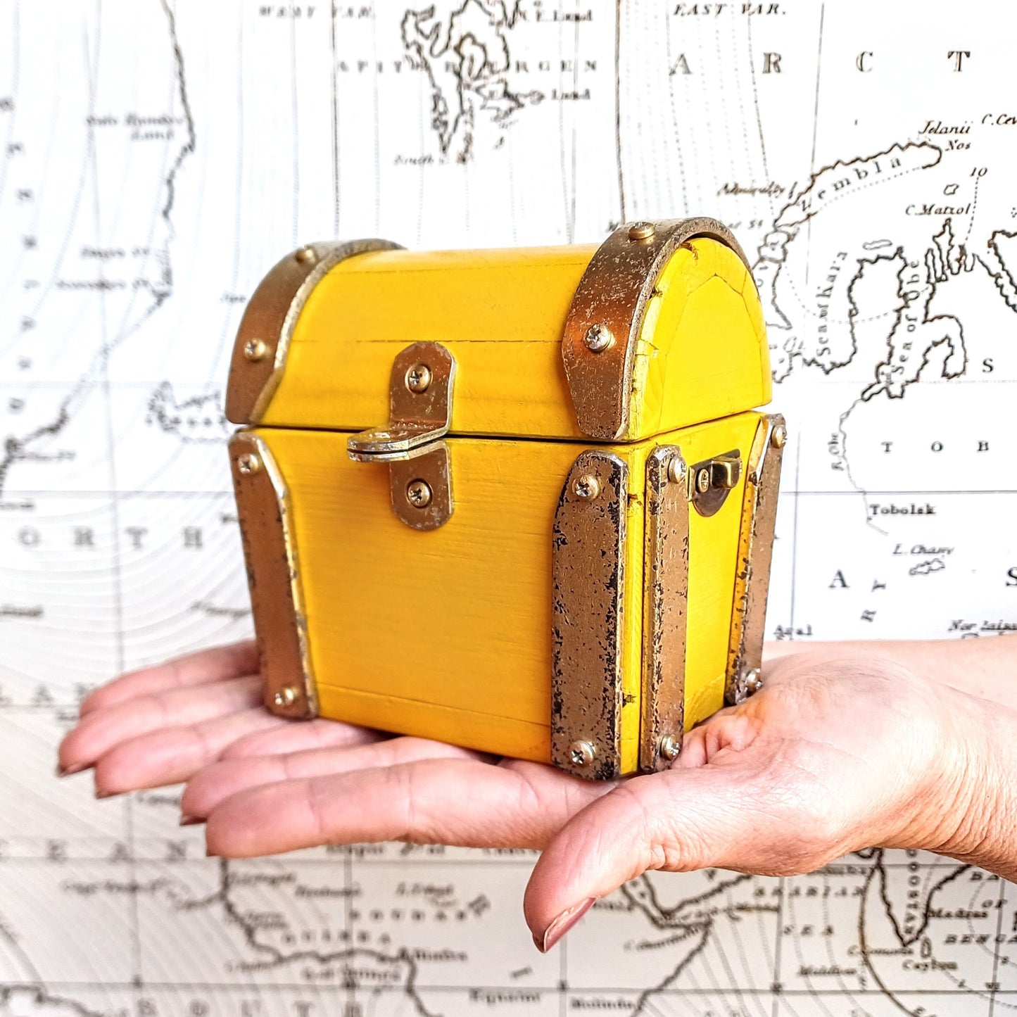 Small wooden chest with padlock and key " Ochre yellow and Gold ", vintage design jewelry box handmade in Italy with reclaimed iron and solid wood , retro' style jewelry box yellow