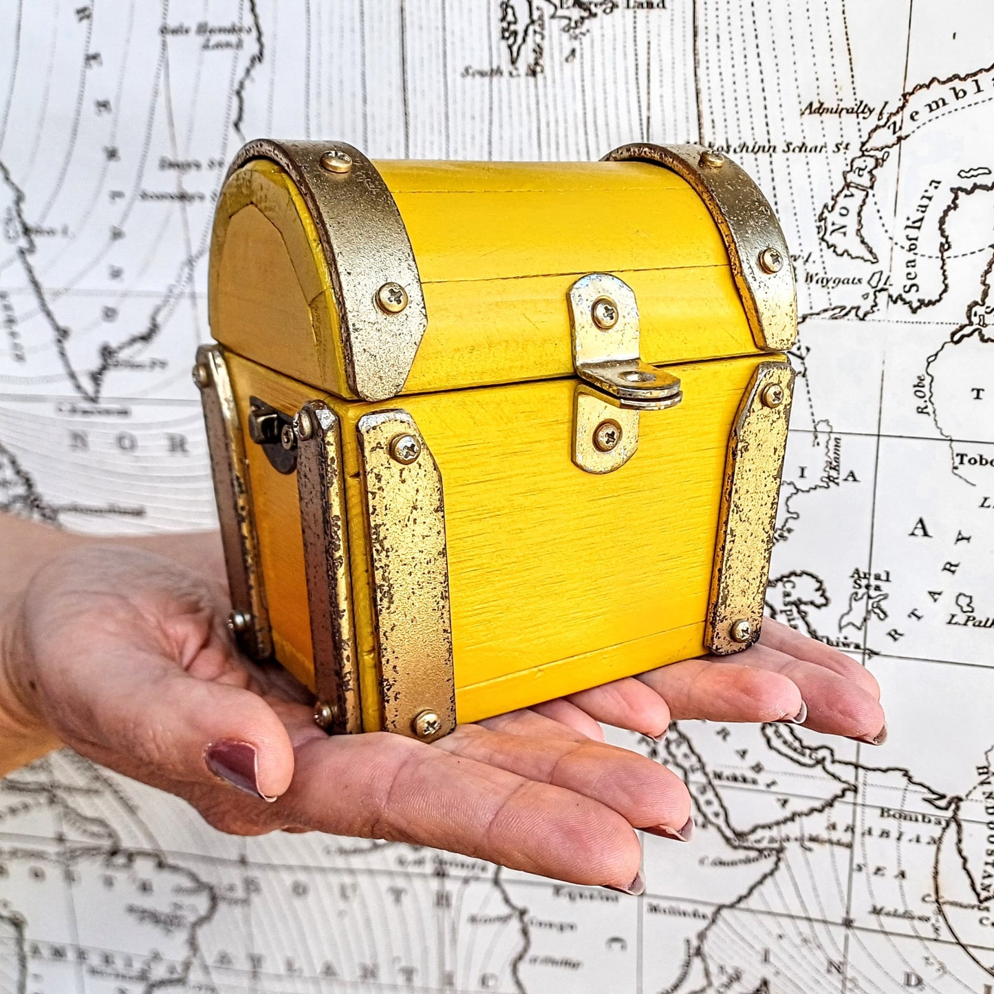 Small wooden chest with padlock and key " Ochre yellow and Gold ", vintage design jewelry box handmade in Italy with reclaimed iron and solid wood , retro' style jewelry box yellow