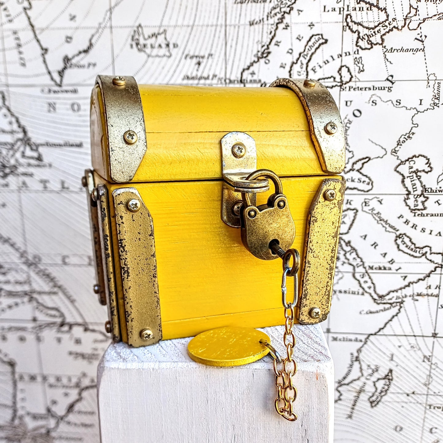 Small wooden chest with padlock and key " Ochre yellow and Gold ", vintage design jewelry box handmade in Italy with reclaimed iron and solid wood , retro' style jewelry box yellow