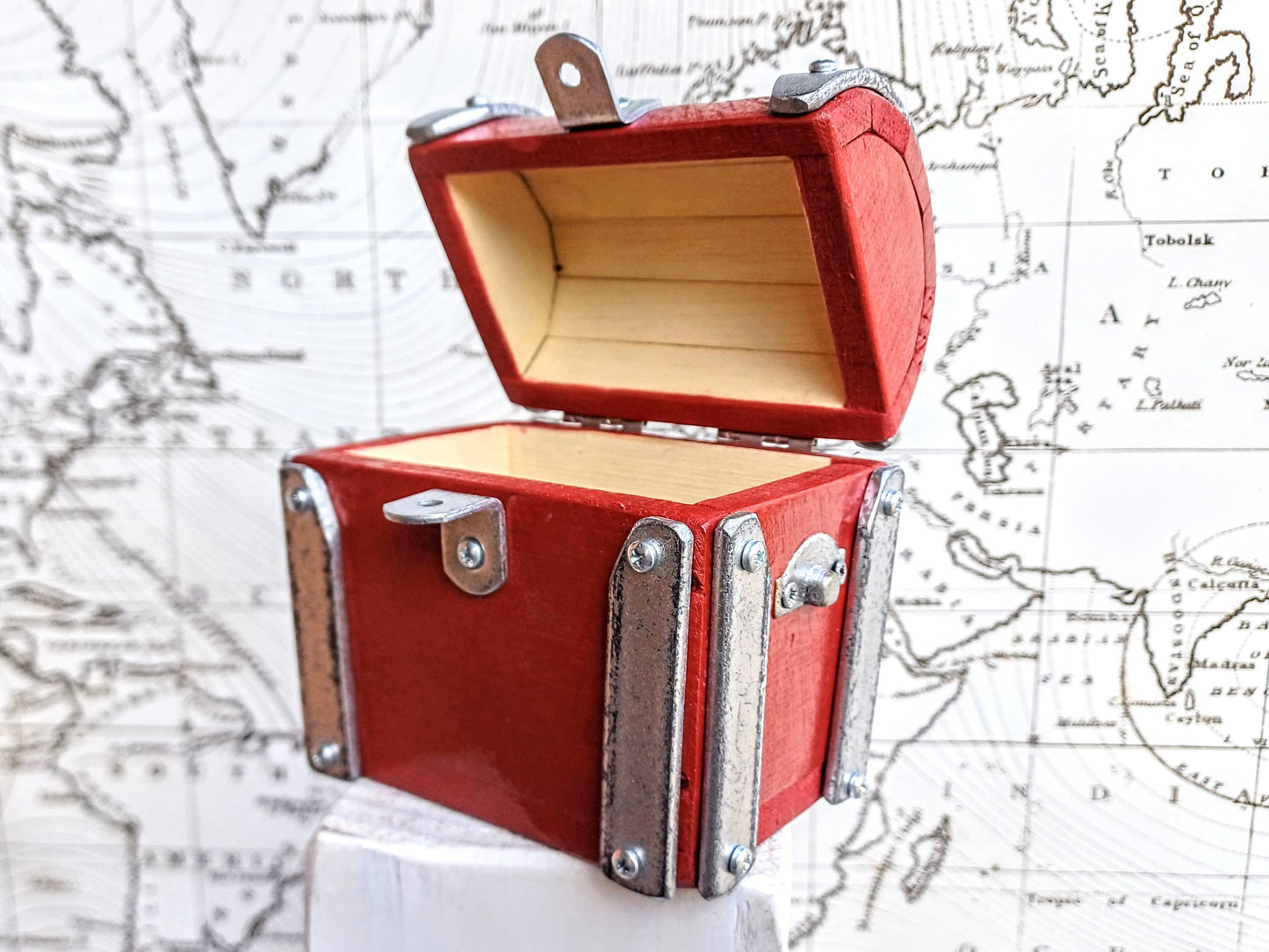 Jewelry chest , Mini Chest "Silver Ruby"